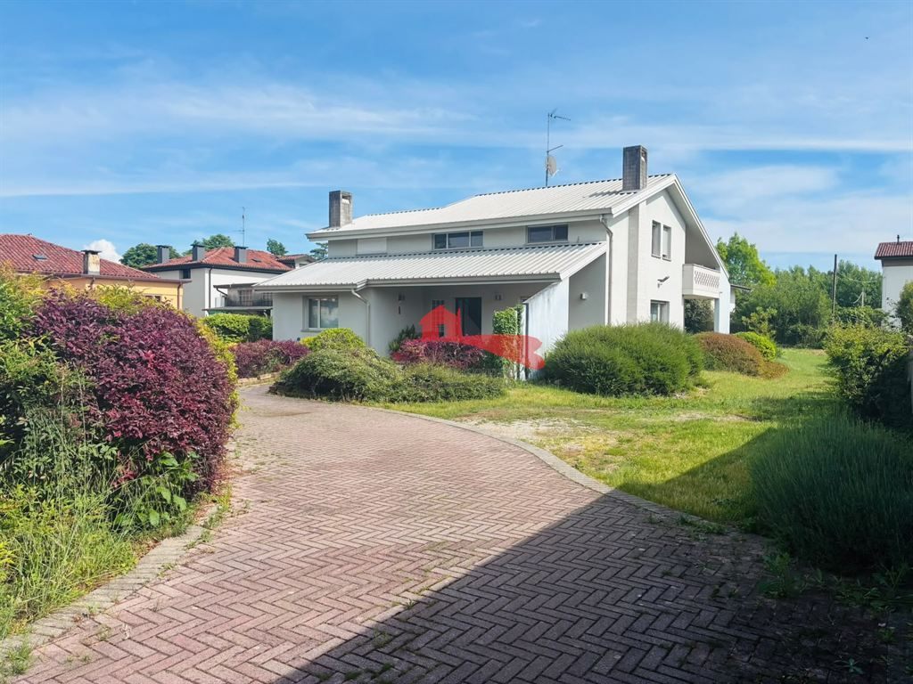 VILLA INDIPENDENTE A PASIAN DI PRATO